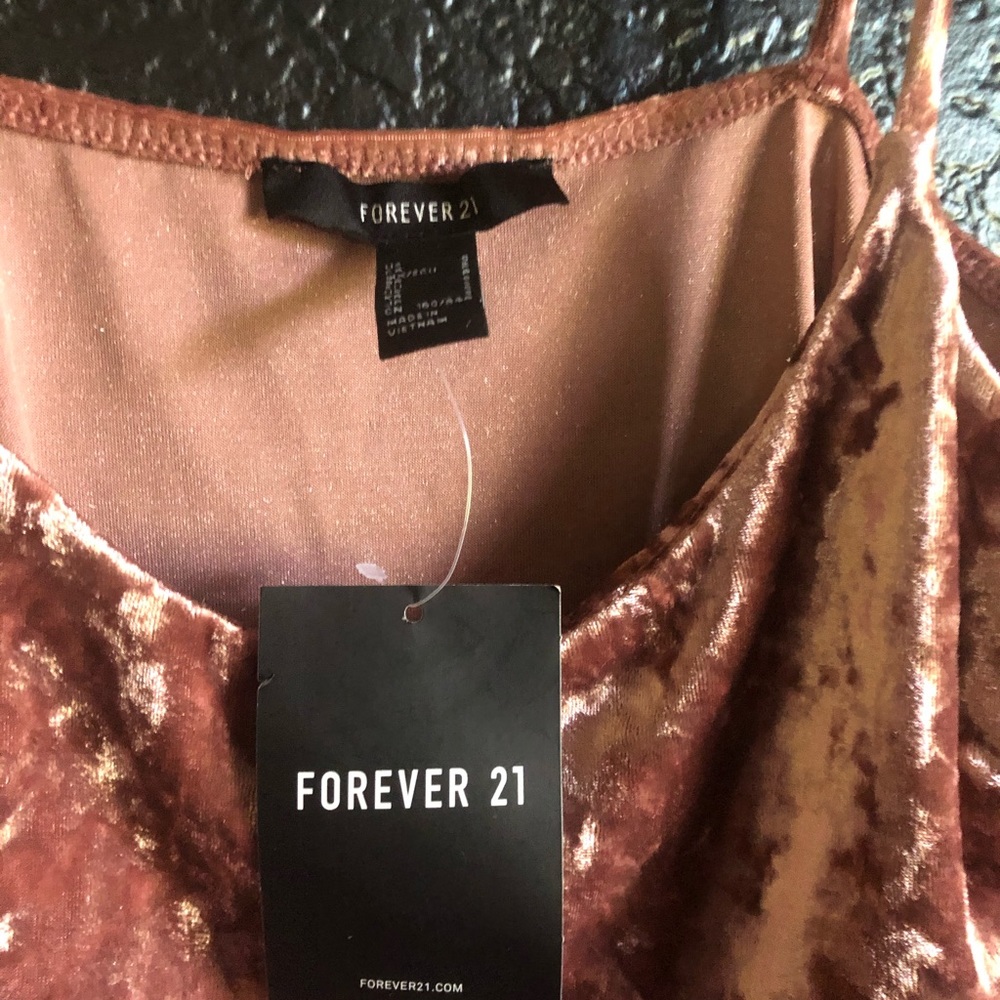 Forever 21 satin pink dress form fitting